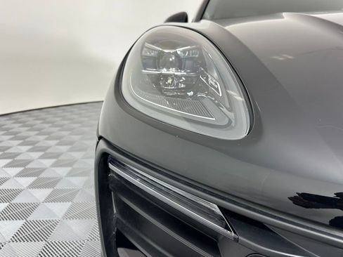 Certified 2025 Porsche Macan w/ Premium Package Plus AWD/4WD image 9