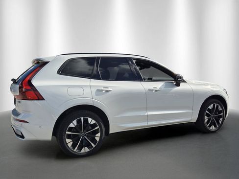 Used 2026 Volvo XC60 B5 Plus w/ Protection Package Premier AWD/4WD image 7