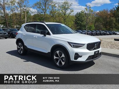 New 2026 Volvo XC40 B5 Plus w/ Protection Package Premier