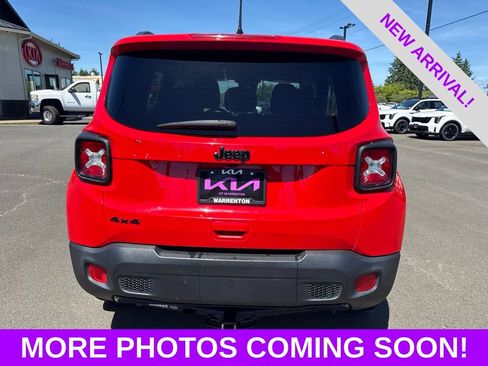 Used 2018 Jeep Renegade Altitude AWD/4WD image 11
