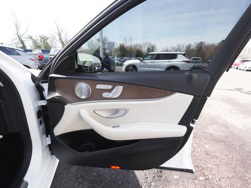 Used 2022 Mercedes-Benz E 350 4MATIC Sedan image 14