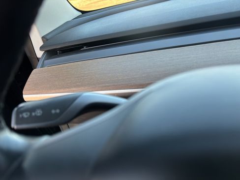 Used 2018 Tesla Model 3 Long Range image 16