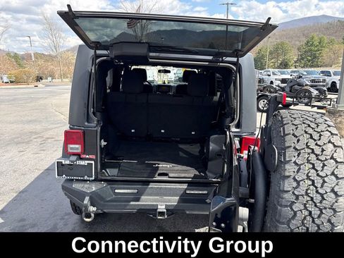 Used 2012 Jeep Wrangler Unlimited Rubicon w/ Dual Top Group image 7