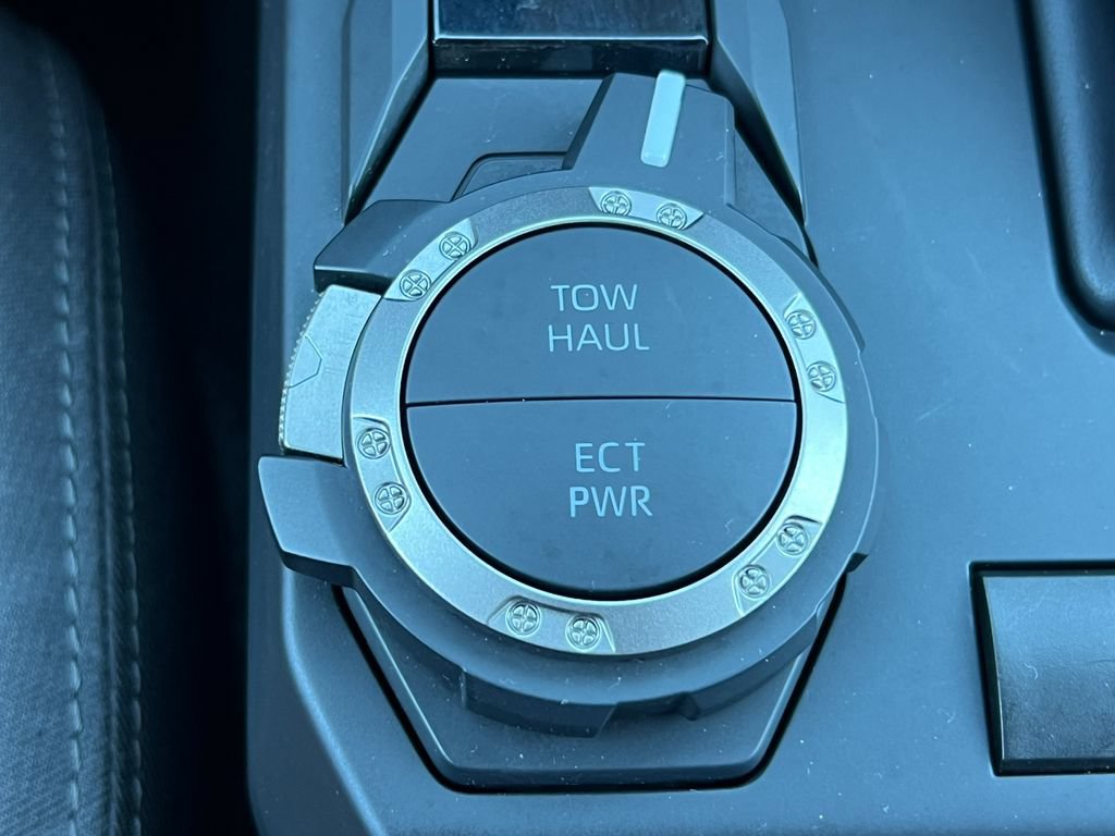 Used 2025 Toyota Tacoma SR5 AWD/4WD image 31