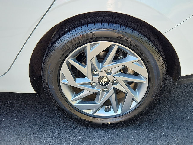 Used 2024 Hyundai Elantra SEL FWD image 30