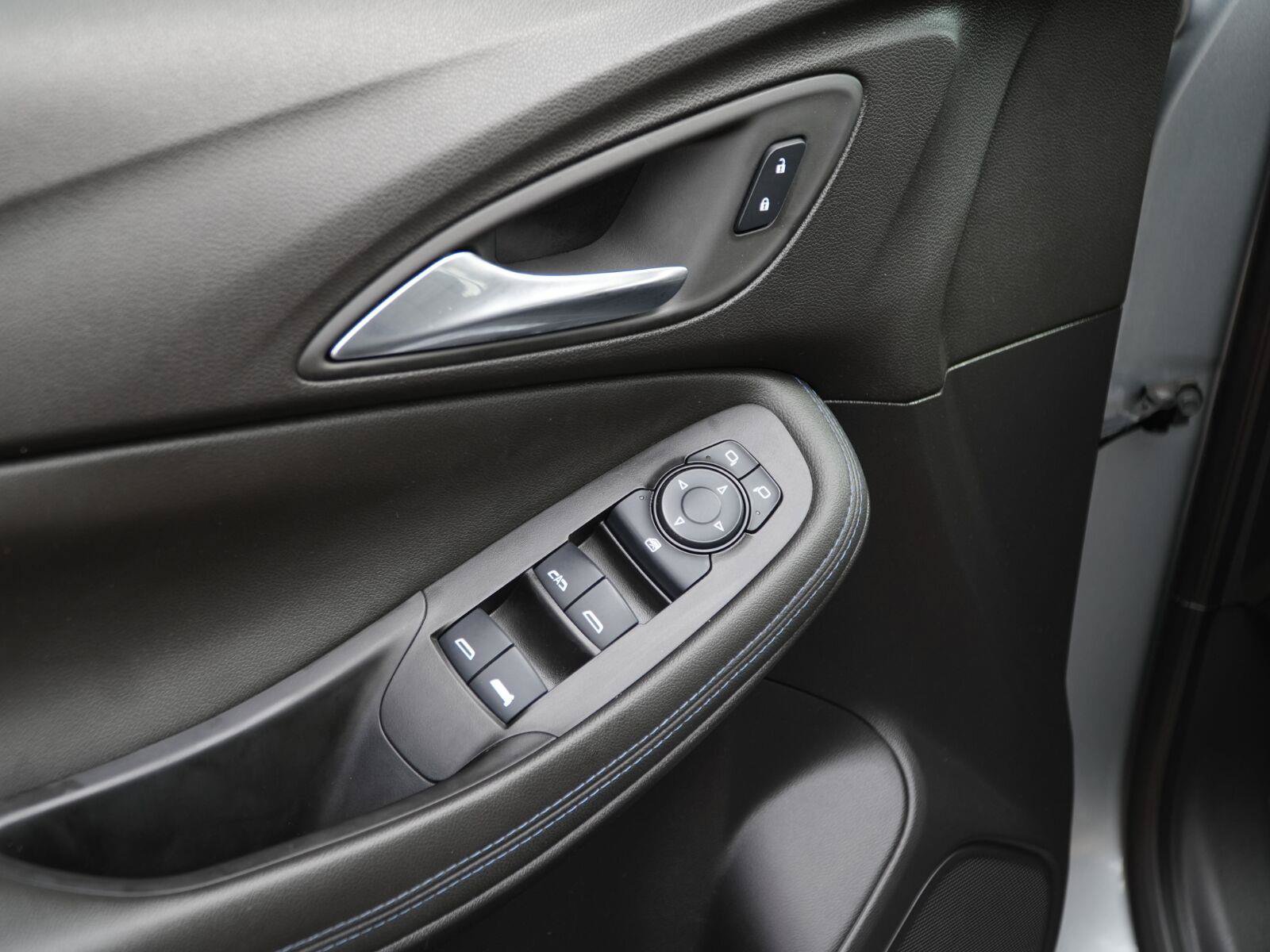 Used 2025 Buick Encore GX Sport Touring FWD image 5