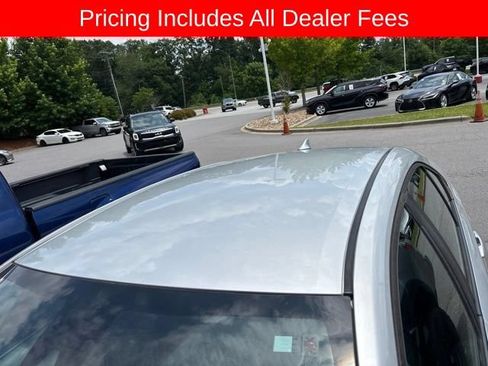 Used 2021 Toyota Corolla LE FWD image 10