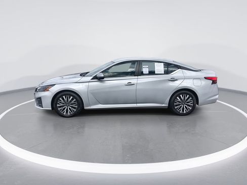 Used 2023 Nissan Altima 2.5 SV image 5