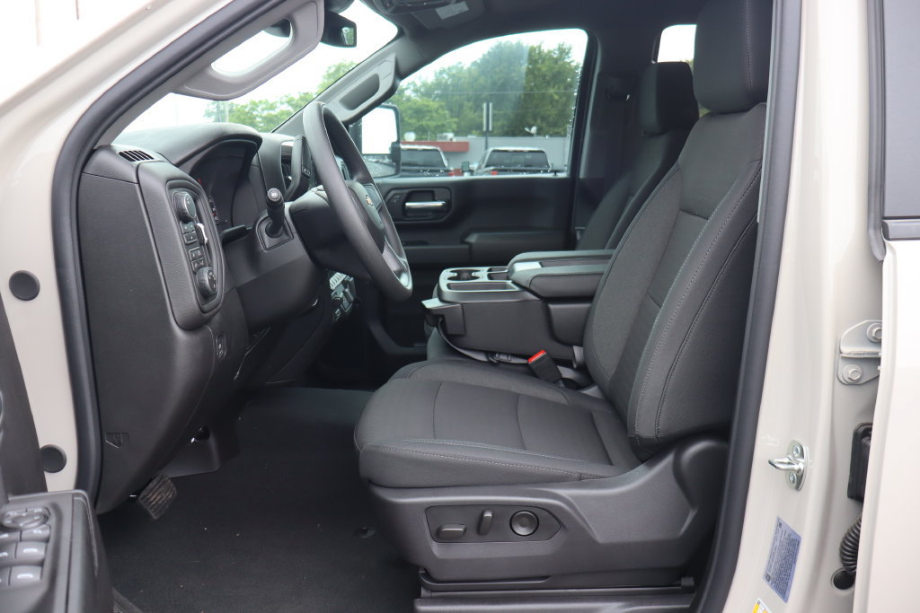 New 2026 Chevrolet Silverado 2500 Custom w/ Custom Value Package AWD/4WD image 5