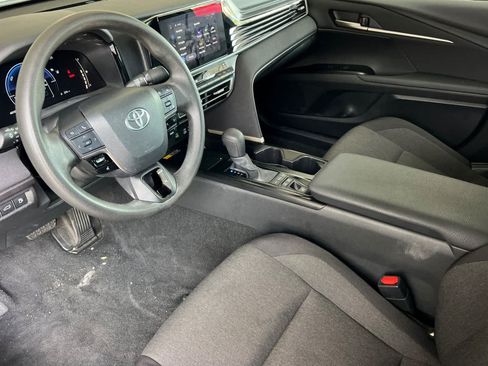 Used 2025 Toyota Camry LE FWD image 25
