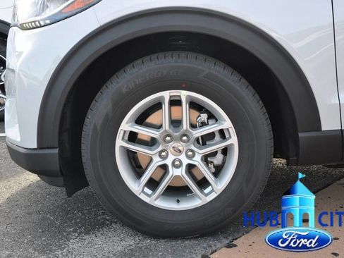 New 2026 Ford Explorer Active w/ Active Comfort Package image 9