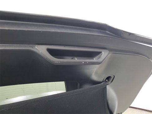 Used 2015 Chevrolet Corvette Stingray Coupe w/ Carbon Flash Badge Package image 7