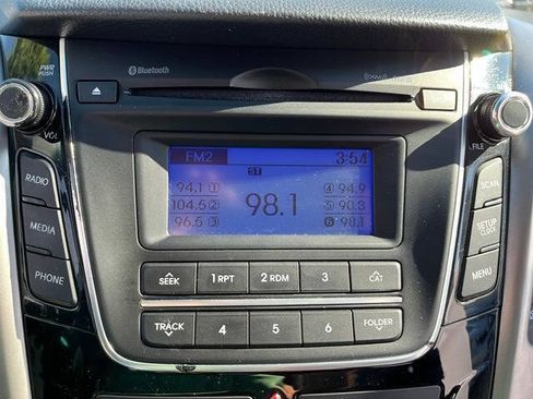 Used 2014 Hyundai Elantra GT FWD image 14