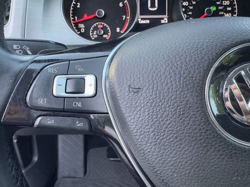 Used 2015 Volkswagen Golf S image 13