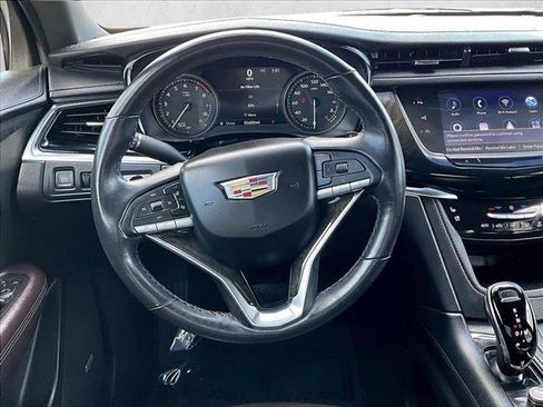 Used 2022 Cadillac XT6 Premium Luxury w/ Technology Package image 7
