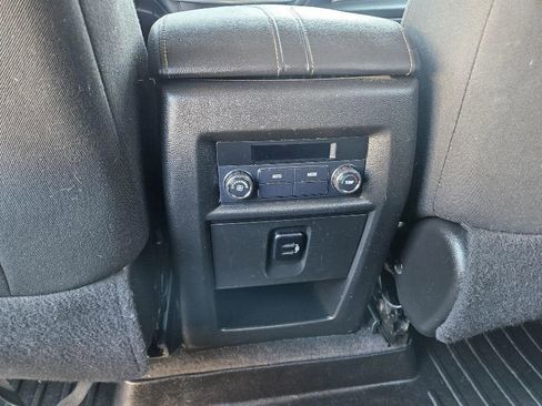 Used 2018 Chevrolet Traverse LT AWD/4WD image 16