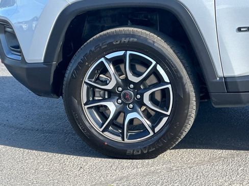 Used 2025 Jeep Compass Trailhawk AWD/4WD image 26