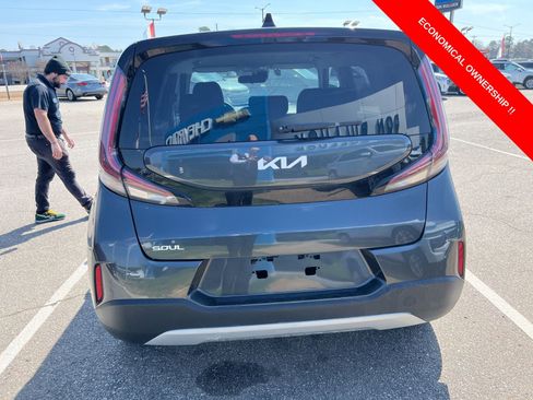 Used 2023 Kia Soul LX w/ Option Group 015 image 6