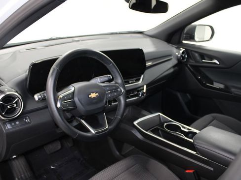 Used 2025 Chevrolet Equinox LT FWD image 22