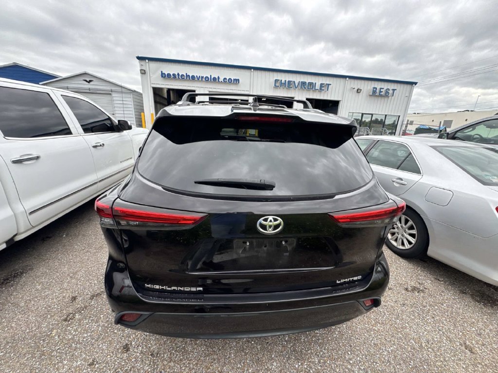Used 2020 Toyota Highlander Limited FWD image 12