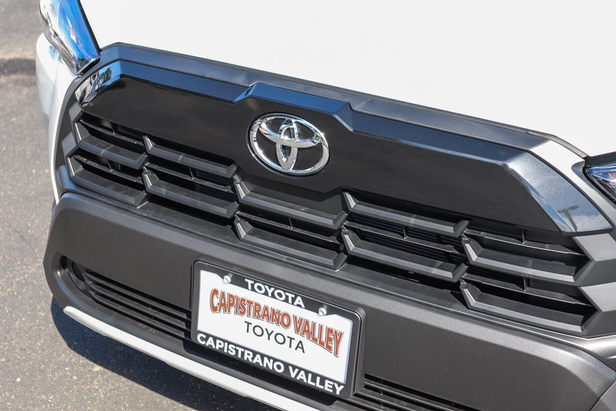 New 2026 Toyota Corolla Cross LE w/ Moonroof Package FWD image 5