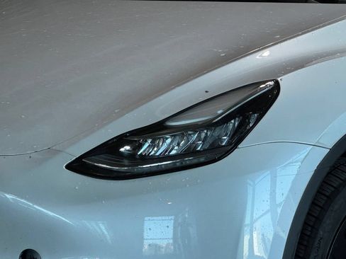 Used 2023 Tesla Model Y Long Range AWD/4WD image 4