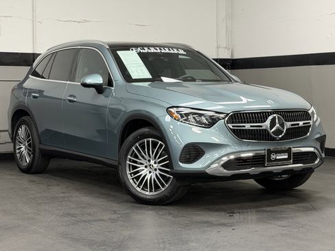 Certified 2025 Mercedes-Benz GLC 300 4MATIC image 2