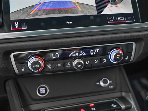 Certified 2025 Audi Q3 2.0T Premium Plus w/ Premium Plus Package AWD/4WD image 19
