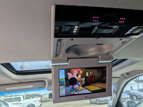 Used 2017 Chevrolet Suburban Premier image 55