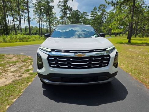 New 2027 Chevrolet Equinox LT w/ Safety and Technology Package FWD image 9