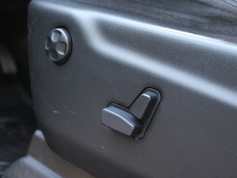 Used 2016 Jeep Grand Cherokee Laredo 75th Anniversary image 11