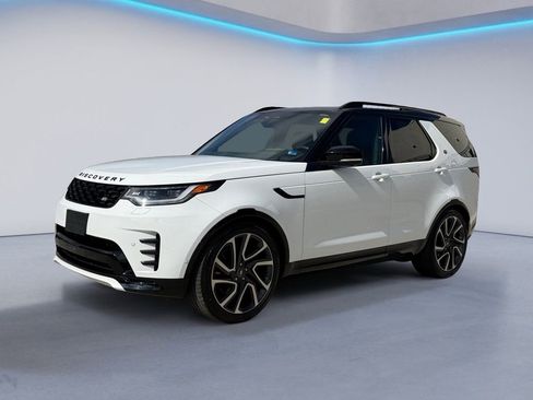 Used 2024 Land Rover Discovery Dynamic SE image 2
