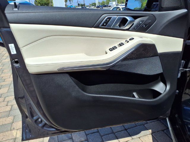 Used 2022 BMW X5 sDrive40i w/ Parking Assistance Package RWD image 18