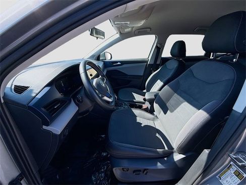 Used 2022 Volkswagen Taos SE image 18