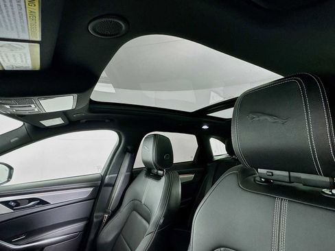 Used 2024 Jaguar F-PACE R-Dynamic S image 13