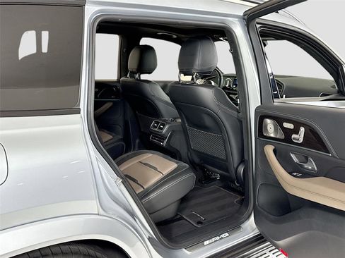 Used 2023 Mercedes-Benz GLS 63 AMG 4MATIC image 32