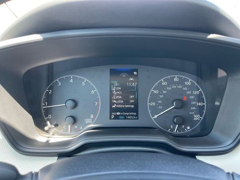 Used 2025 Toyota Corolla LE image 20