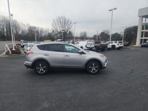 Used 2016 Toyota RAV4 XLE image 5