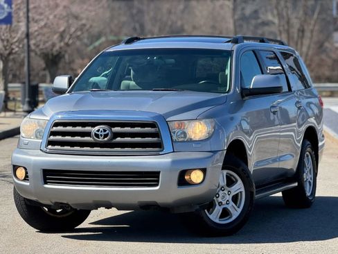 Used 2010 Toyota Sequoia SR5 AWD/4WD image 1