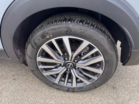 Certified 2023 Nissan Kicks SR w/ SR Premium Package image 5