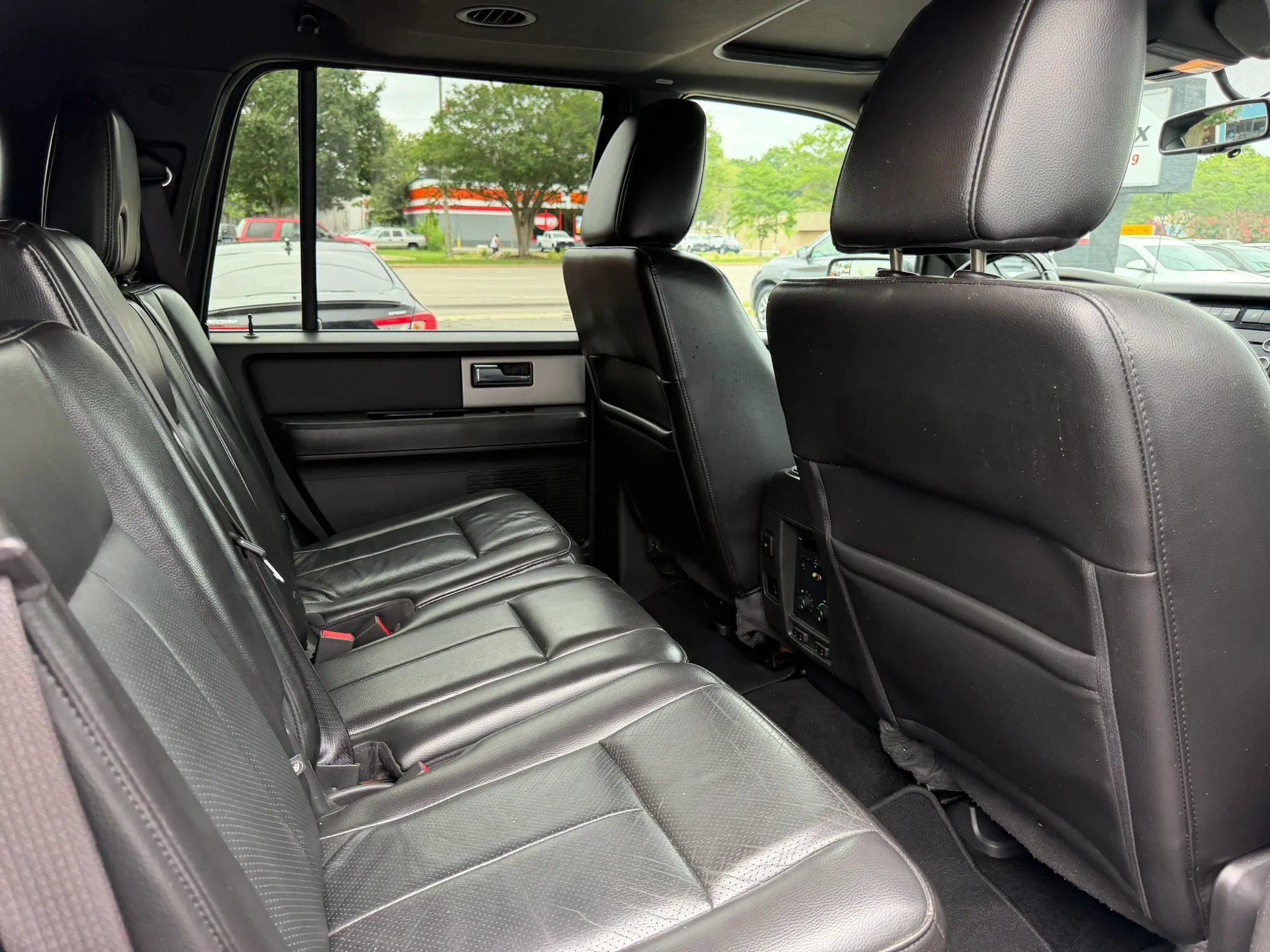 Used 2012 Ford Expedition Limited AWD/4WD image 22