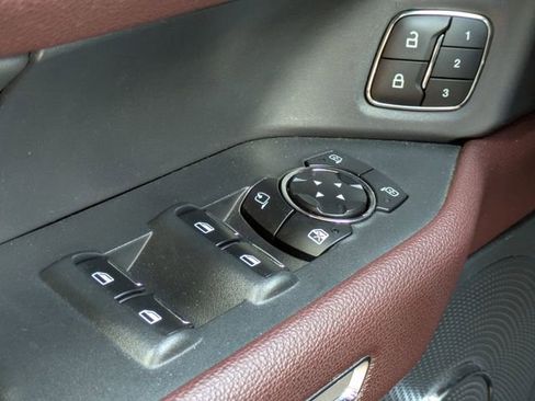 Used 2024 Ford Expedition Limited image 30