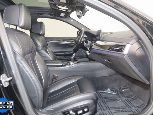 Used 2020 BMW M550i xDrive M550i xDrive w/ Premium Package image 13