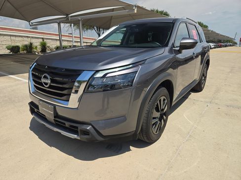 Certified 2025 Nissan Pathfinder SL AWD/4WD image 7