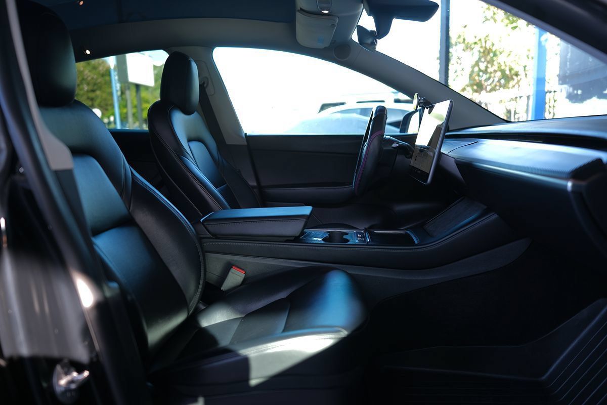 Used 2022 Tesla Model Y Performance AWD/4WD image 27
