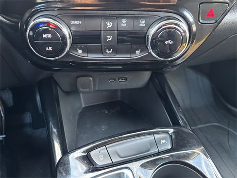 Used 2024 Chevrolet Trax LT w/ Driver Confidence Package image 19