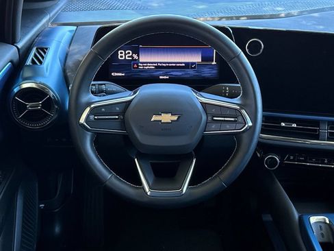 Used 2026 Chevrolet Equinox EV LT FWD image 16
