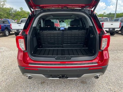 Used 2023 Ford Explorer Limited w/ Equipment Group 301A AWD/4WD image 18