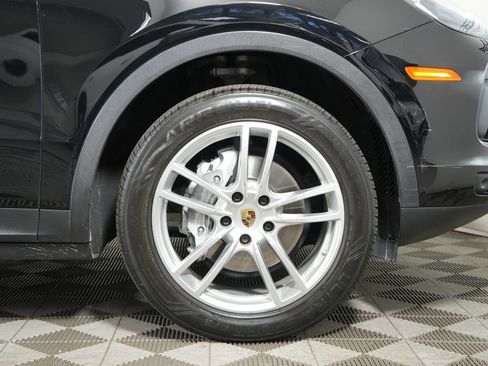 Used 2020 Porsche Cayenne AWD/4WD image 16