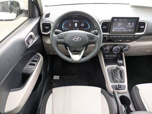 New 2026 Hyundai Venue SEL FWD image 10